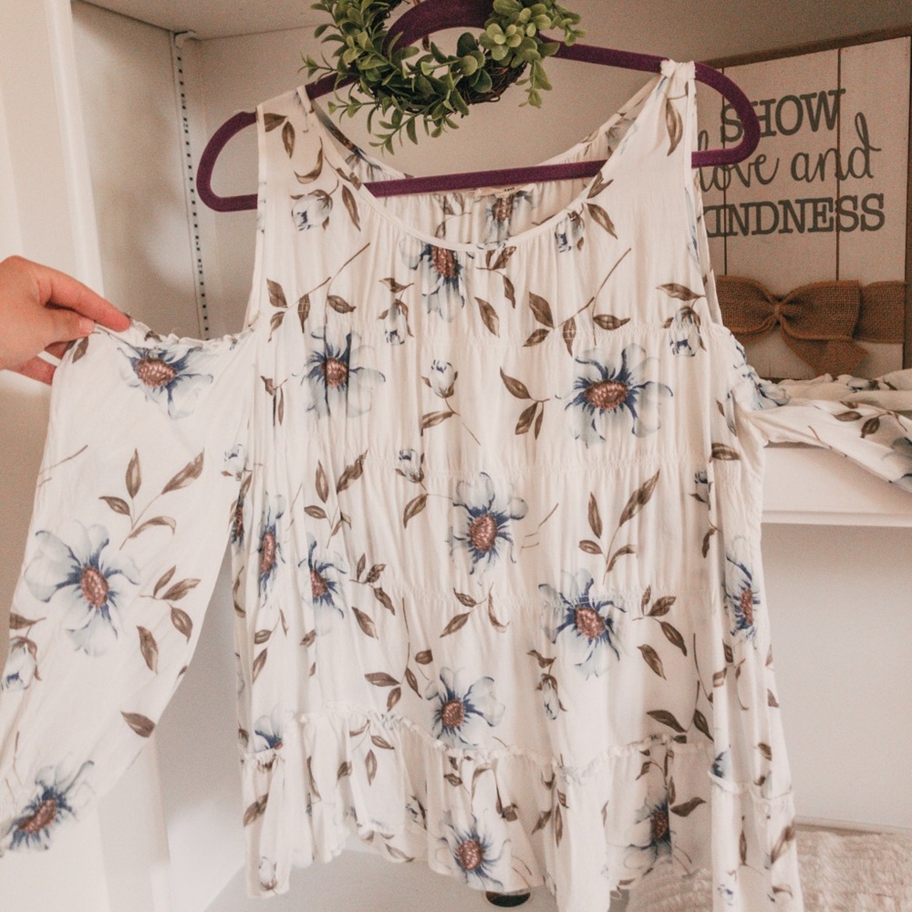 Cold Shoulder Floral Top